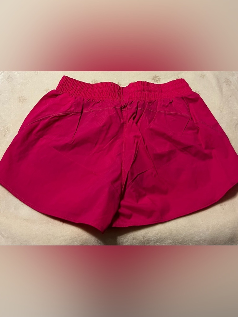 🆕NWT Under Armour Women's Hot Pink Athletic Shorts Size Medium - Picture 4 of 6